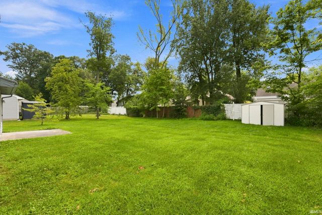 8931 Whispering Woods Drive, Fort Wayne, IN 46804