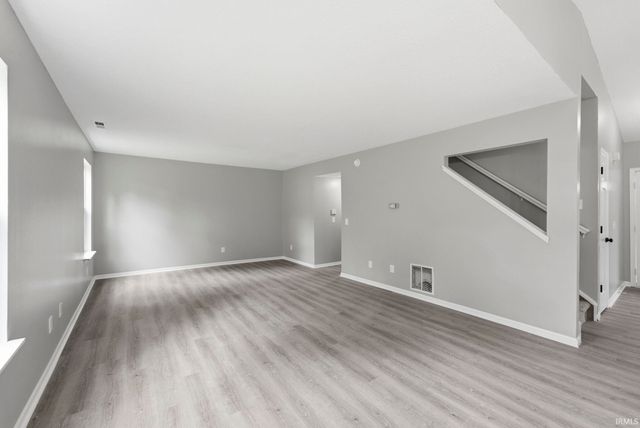 8931 Whispering Woods Drive, Fort Wayne, IN 46804