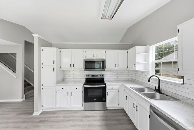 8931 Whispering Woods Drive, Fort Wayne, IN 46804