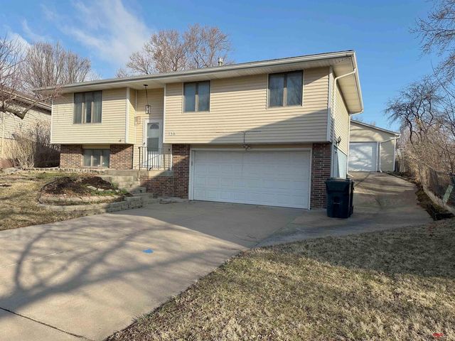 730 W Sumner Circle, Lincoln, NE 68522