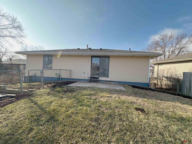 730 W Sumner Circle, Lincoln, NE 68522