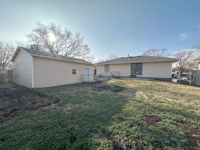 730 W Sumner Circle, Lincoln, NE 68522