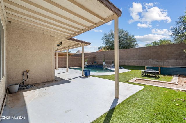 8017 S Wild Primrose Avenue, Tucson, AZ 85747