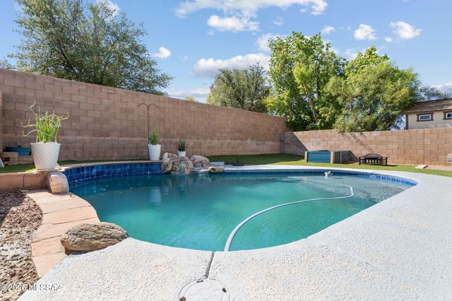8017 S Wild Primrose Avenue, Tucson, AZ 85747