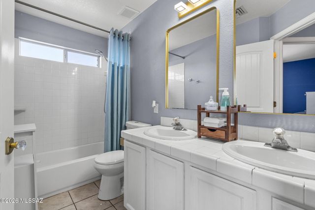 8017 S Wild Primrose Avenue, Tucson, AZ 85747
