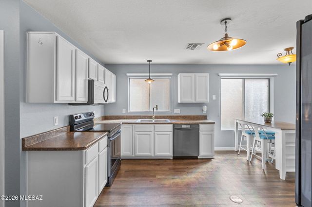 8017 S Wild Primrose Avenue, Tucson, AZ 85747