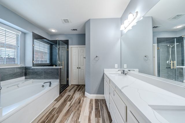 1717 Lake Eden Drive, Euless, TX 76039