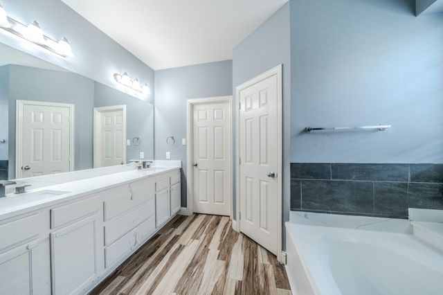 1717 Lake Eden Drive, Euless, TX 76039
