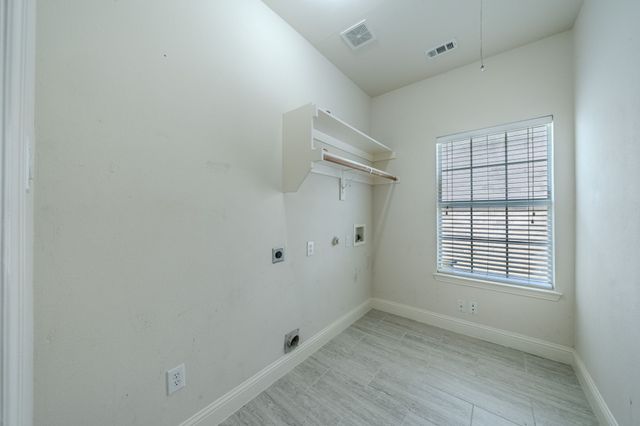 1717 Lake Eden Drive, Euless, TX 76039