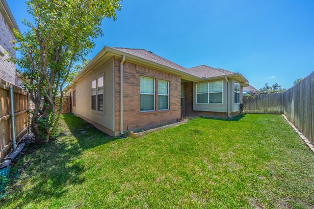 1717 Lake Eden Drive, Euless, TX 76039