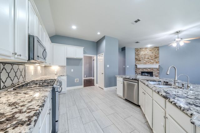 1717 Lake Eden Drive, Euless, TX 76039