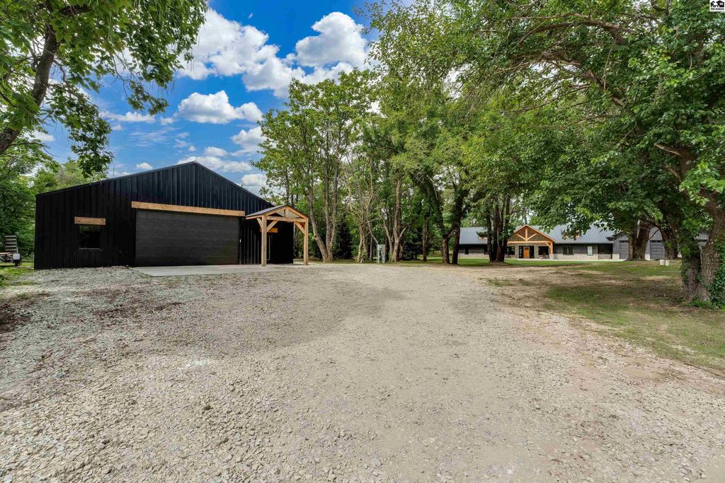 7701 Old K61 Hwy N