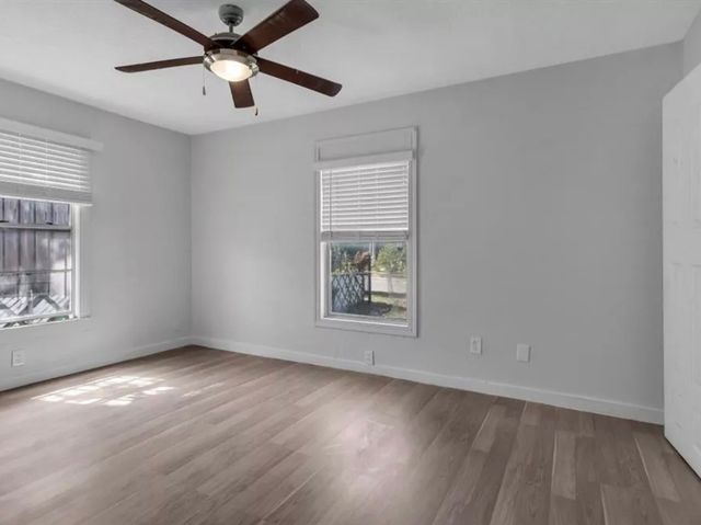 3453 Wayside Avenue, Fort Worth, TX 76110