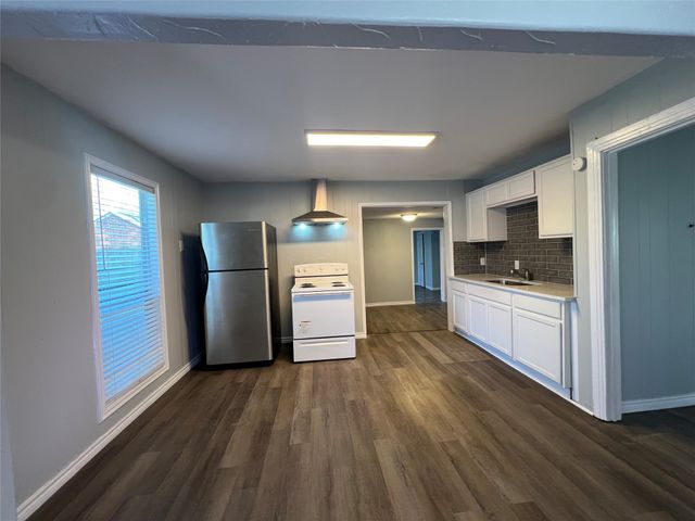 3453 Wayside Avenue, Fort Worth, TX 76110