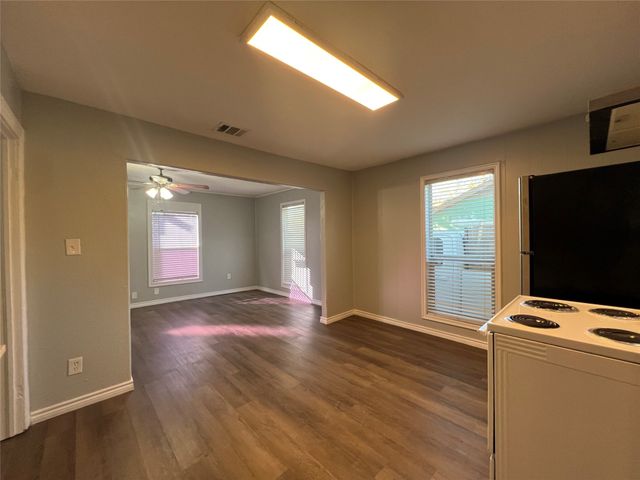 3453 Wayside Avenue, Fort Worth, TX 76110