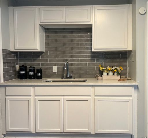 3453 Wayside Avenue, Fort Worth, TX 76110