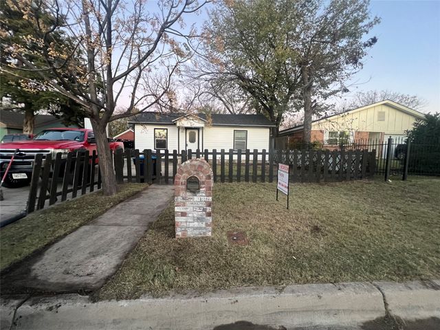 3453 Wayside Avenue, Fort Worth, TX 76110