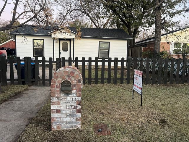 3453 Wayside Avenue, Fort Worth, TX 76110