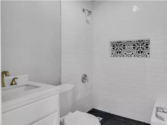 3453 Wayside Avenue, Fort Worth, TX 76110