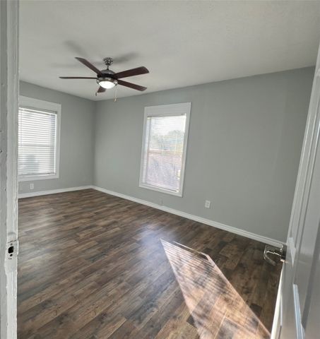 3453 Wayside Avenue, Fort Worth, TX 76110