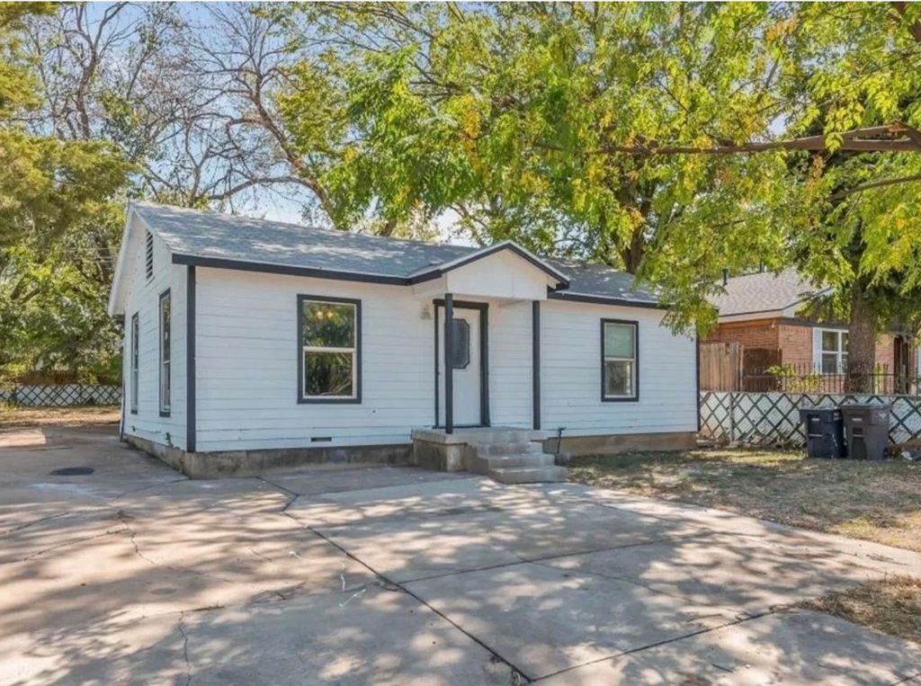 3453 Wayside Avenue, Fort Worth, TX 76110