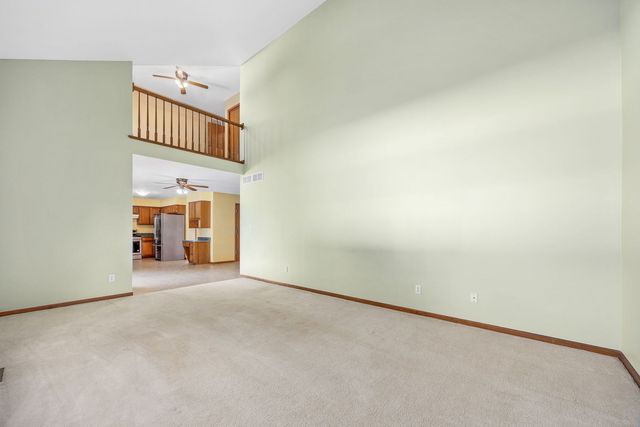 703 Avondale Lane, Aurora, IL 60504