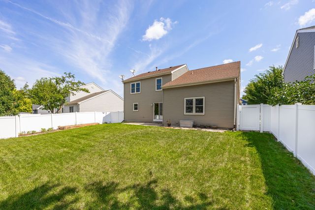 703 Avondale Lane, Aurora, IL 60504
