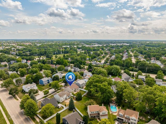 703 Avondale Lane, Aurora, IL 60504