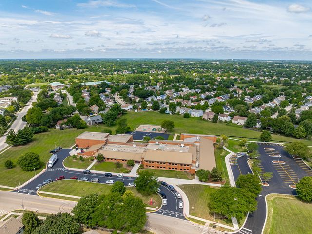 703 Avondale Lane, Aurora, IL 60504