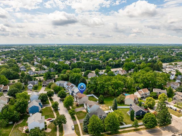 703 Avondale Lane, Aurora, IL 60504