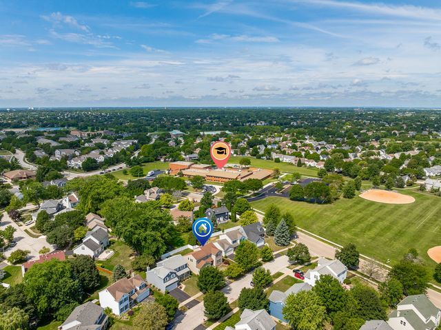 703 Avondale Lane, Aurora, IL 60504