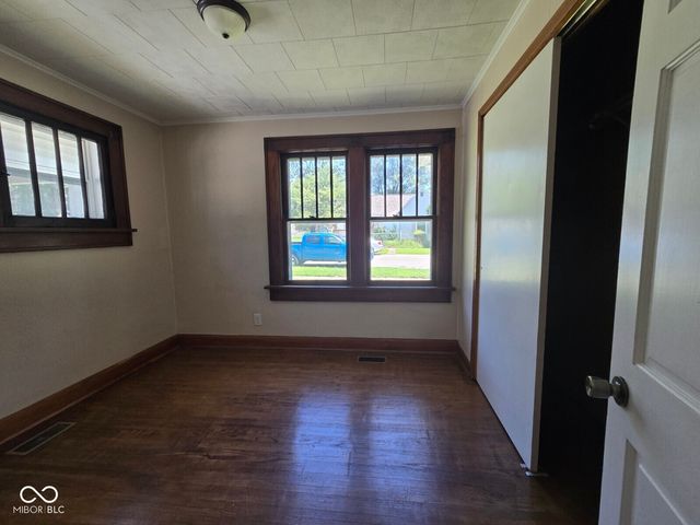 2425 S 6th Street, Terre Haute, IN 47802