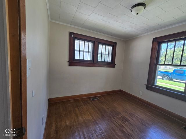 2425 S 6th Street, Terre Haute, IN 47802