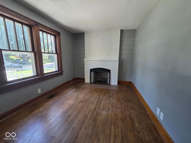 2425 S 6th Street, Terre Haute, IN 47802
