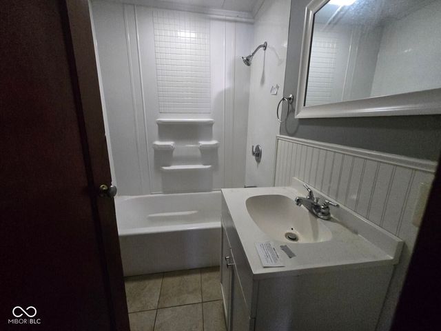 2425 S 6th Street, Terre Haute, IN 47802