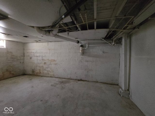 2425 S 6th Street, Terre Haute, IN 47802