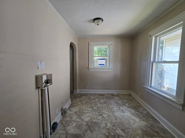 2425 S 6th Street, Terre Haute, IN 47802