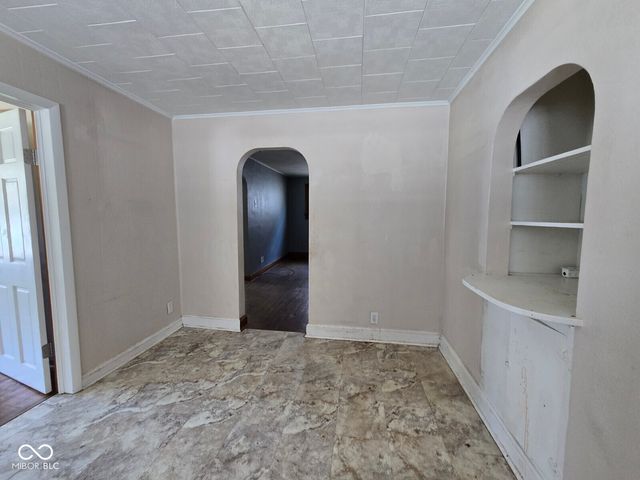 2425 S 6th Street, Terre Haute, IN 47802
