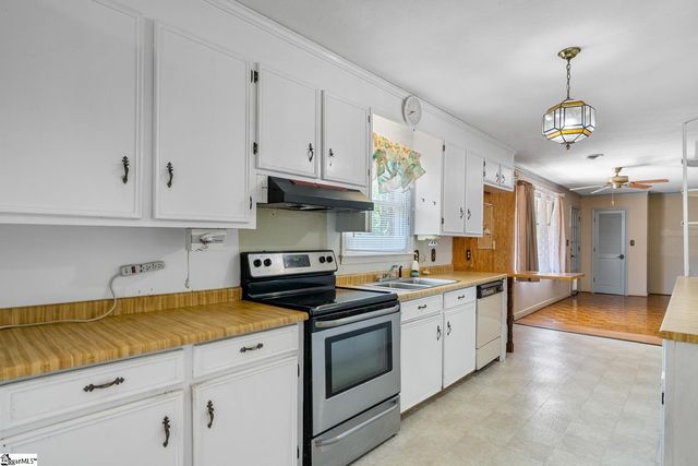 120 Robbie Court, Easley, SC 29642