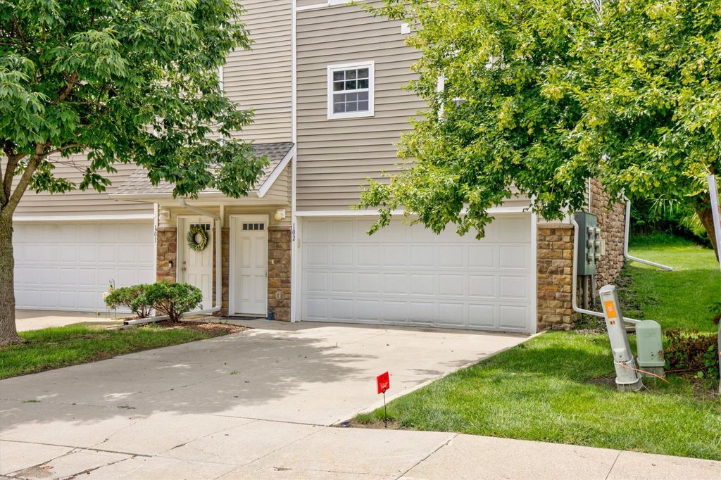 2150 NE 18th Street 102, Grimes, IA 50111
