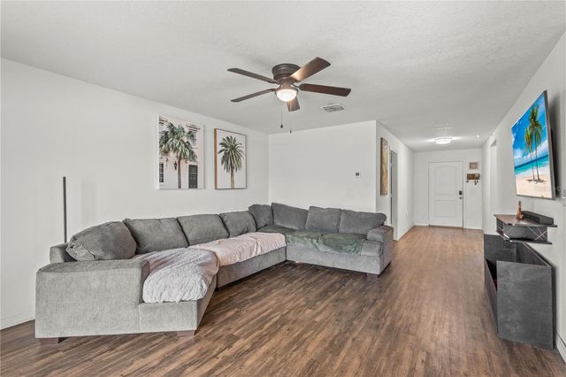 1731 CHATHAM GREEN CIRCLE, Ruskin, FL 33570