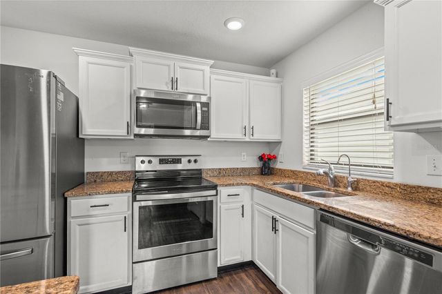 1731 CHATHAM GREEN CIRCLE, Ruskin, FL 33570