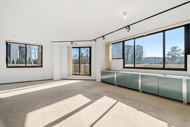 25 Rockledge Avenue 105W, White Plains, NY 10601