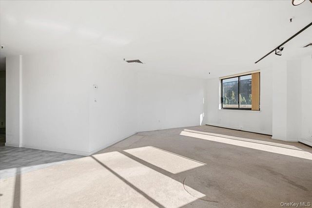 25 Rockledge Avenue 105W, White Plains, NY 10601