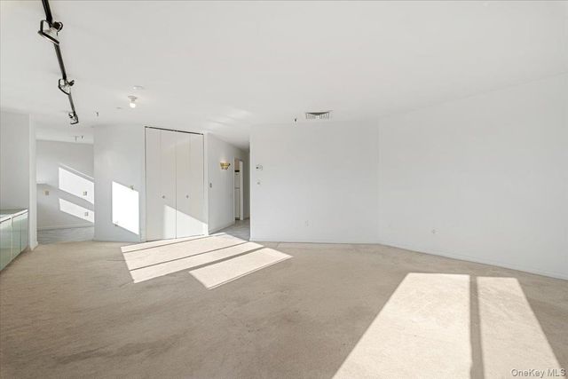 25 Rockledge Avenue 105W, White Plains, NY 10601