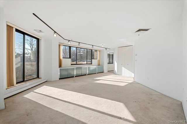 25 Rockledge Avenue 105W, White Plains, NY 10601