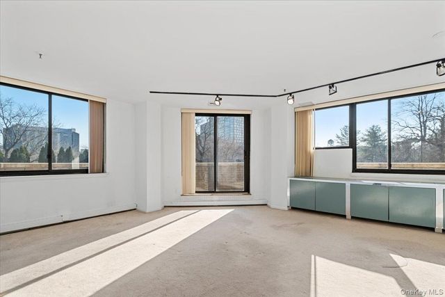 25 Rockledge Avenue 105W, White Plains, NY 10601