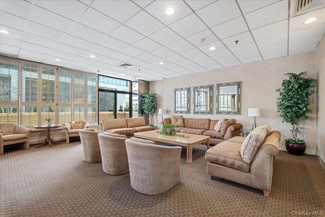 25 Rockledge Avenue 105W, White Plains, NY 10601