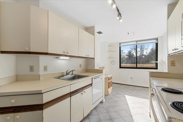 25 Rockledge Avenue 105W, White Plains, NY 10601