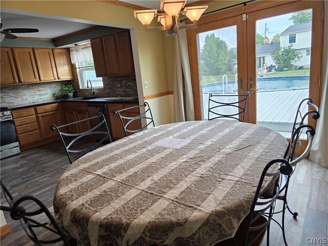 5484 Caughdenoy Road, Clay, NY 13041